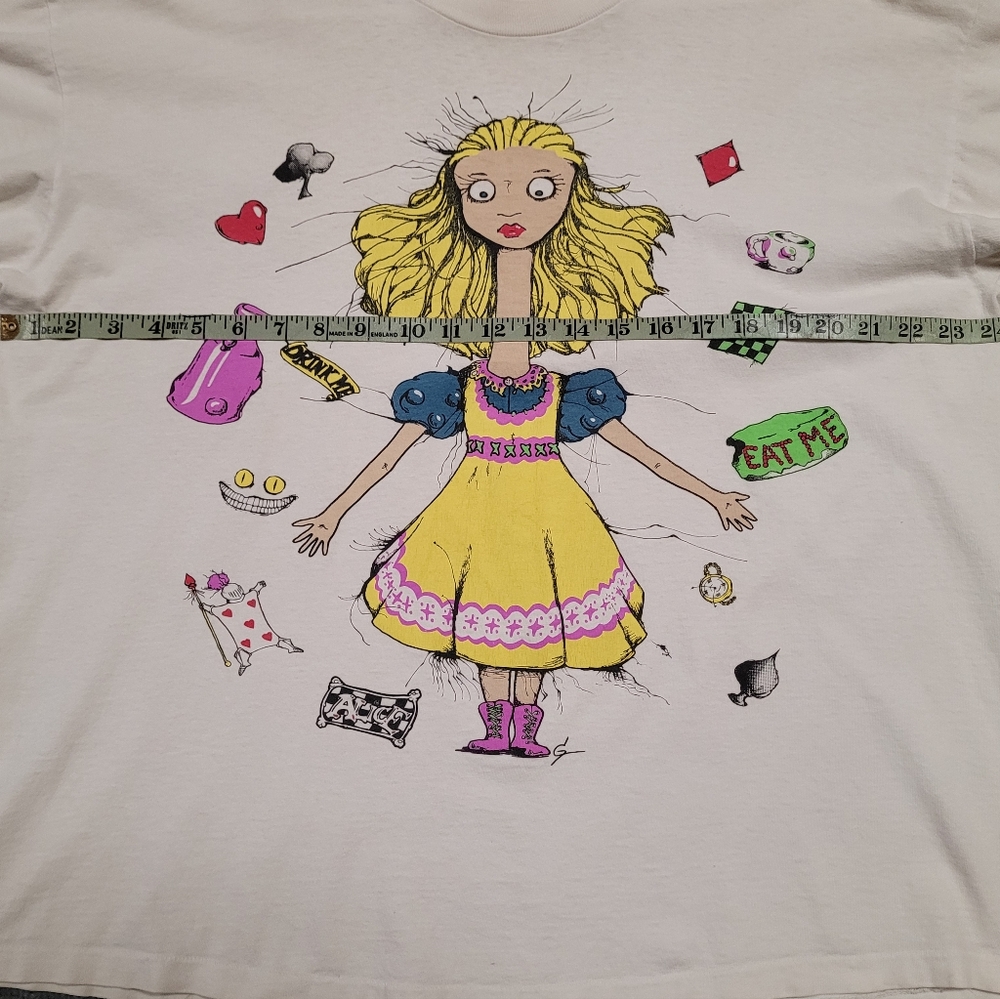 Vintage Rare ANADAZIA Graphic Tee with Alice in Wonderland Design - Picture 4 of 10